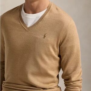 Ralph Lauren Men's Camel V-Neck Sweater 100% wool Size L